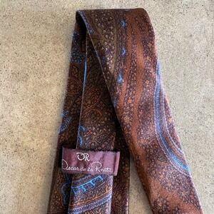 Oscar de la Renta Mens Paisley 100% Silk Necktie Brown Blue 56"